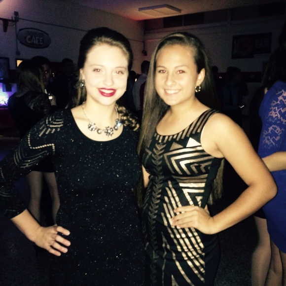 Black and gold dress - Picture 3 of 3